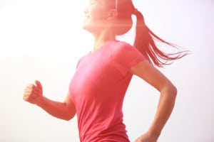 Courir au soleil, c'est bon pour le moral et pour la santé.