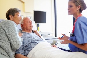Personnes âgées à l'hôpital.
